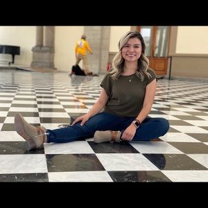 Meet your Posher, Monica